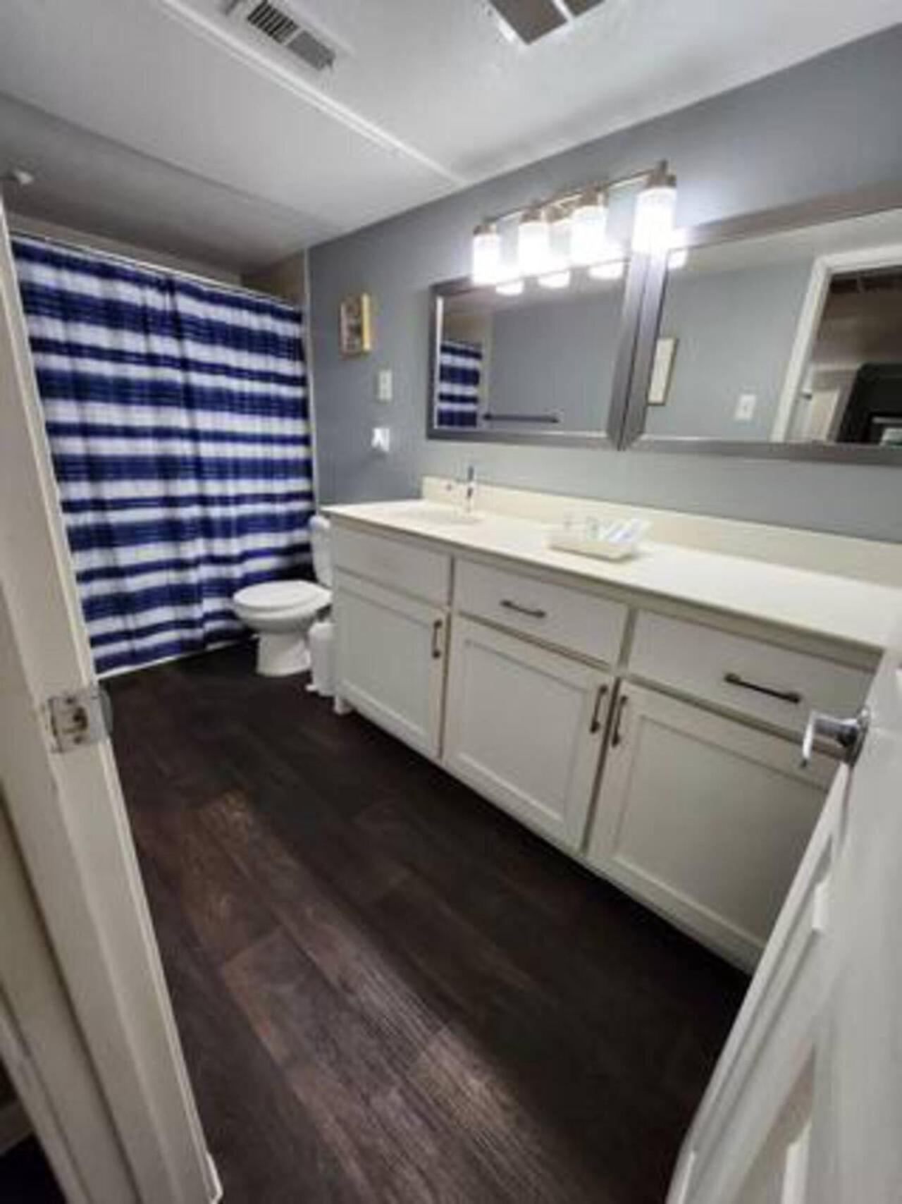 Blue Shark *B501* @ Medical Center 1Br Modern King Apartment With Private Patio ฮูสตัน ภายนอก รูปภาพ